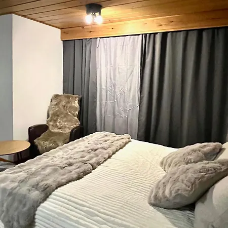 Apartment Arctic Pine Studio, Parking By Lapland Host
